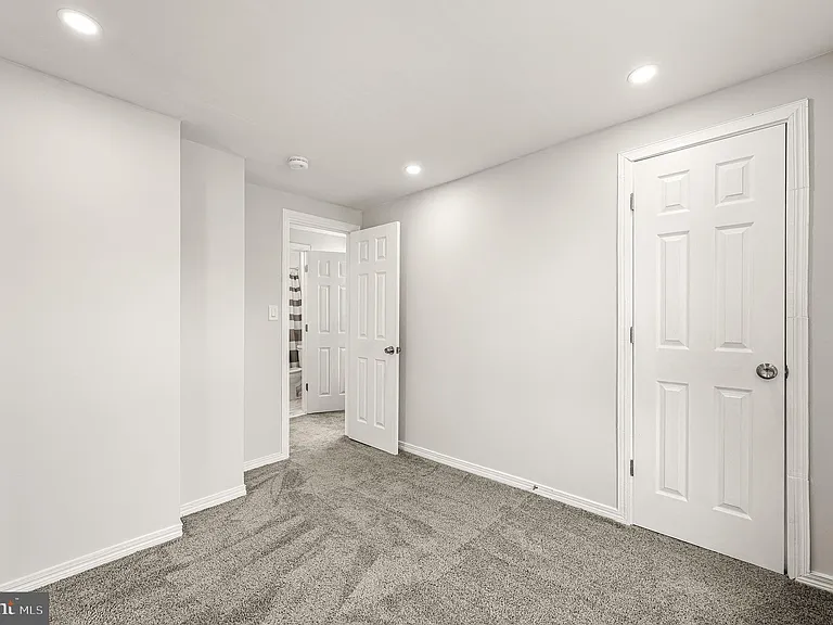 30 Keystone Ave — Photo 18