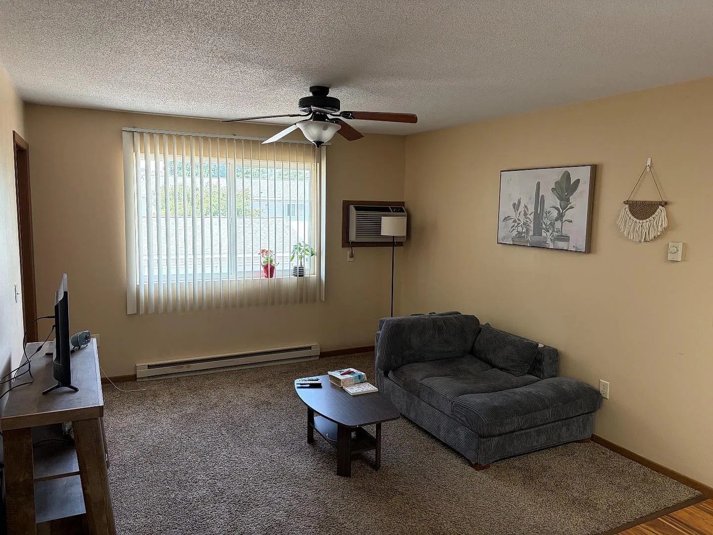 347 W Johnson St - 4 — Photo 3