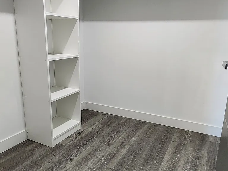 7040 Woodman Ave #204 — Photo 9