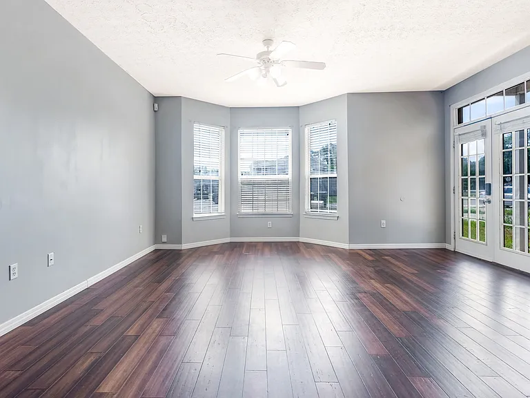13 Chatelaine Cir SE #1 — Photo 6