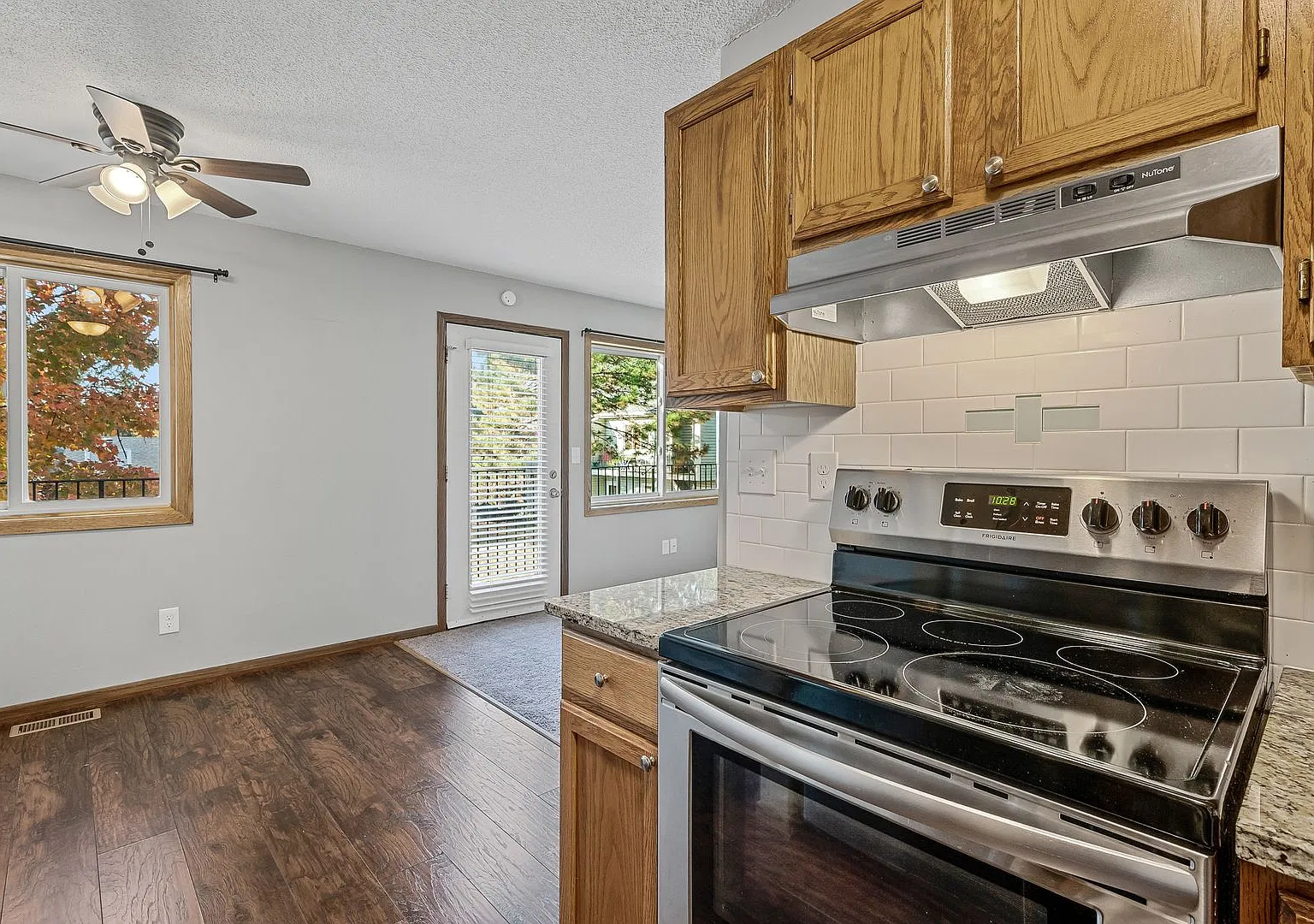 Single family home — Photo 4