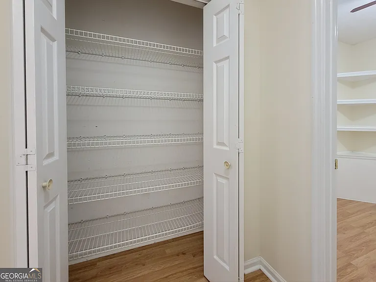 841 Lodgeview Dr — Photo 5