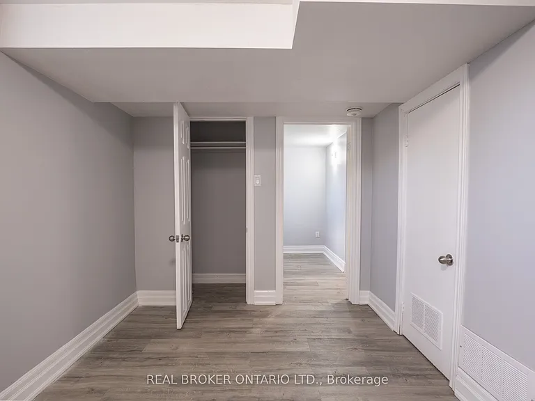 32 Grove St W #3 — Photo 6