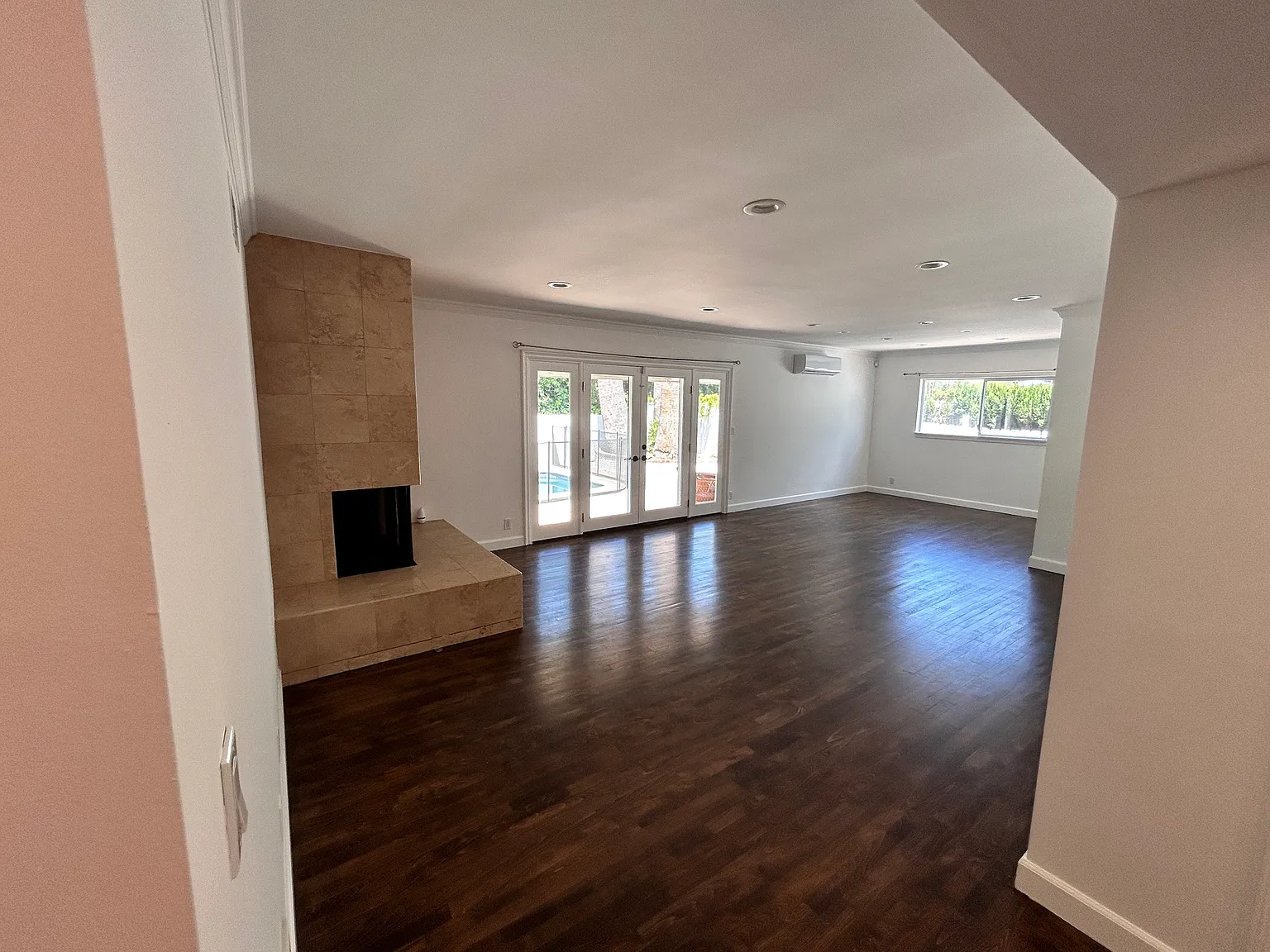 3 bed, 1888 sqft, $5,750 — Photo 2