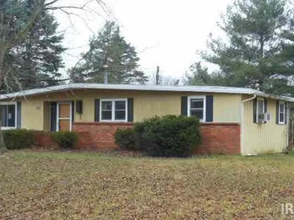 56445 Eastlea Dr, South Bend, IN 46619