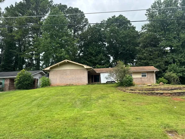 2099 Hilton Dr, Decatur, GA 30035