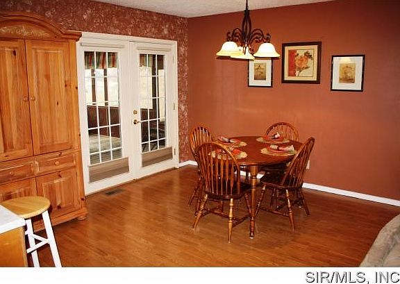 3rd image of 56 Lucinda Dr