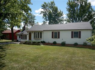 6788 Rapids Rd, Lockport, NY 14094