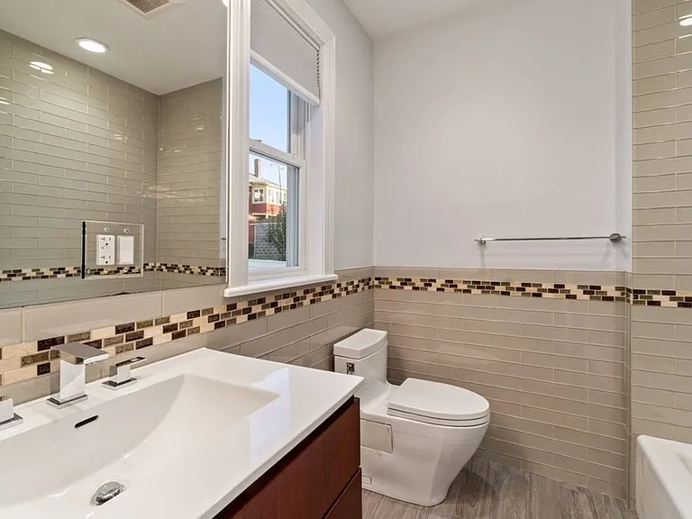 141 North St #1 — Photo 4