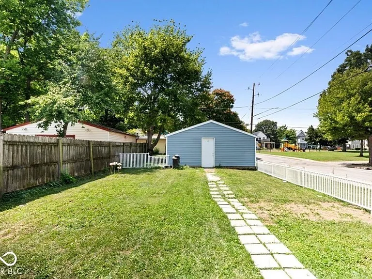1302 Laurel St — Photo 19