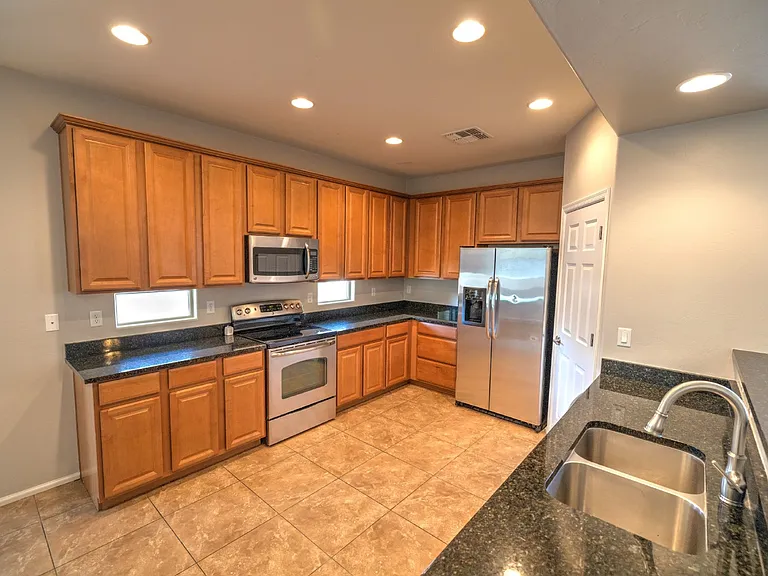 10458 S Cutting Horse Dr — Photo 4