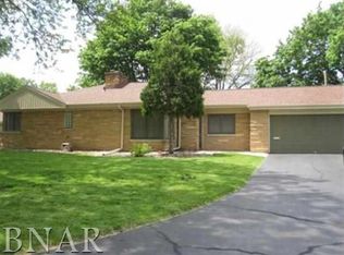 305 Grant Rd, Bloomington, IL 61701