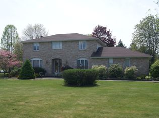 2678 Randall Dr, Newton Falls, OH 44444