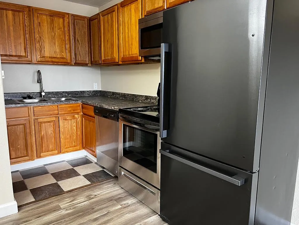 2 bed, 900 sqft, $975 — Photo 4