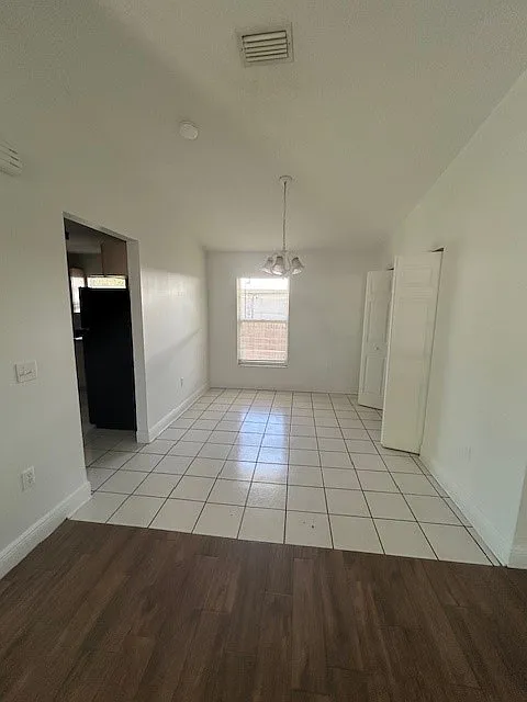 3 bed, 1366 sqft, $2,200 — Photo 3