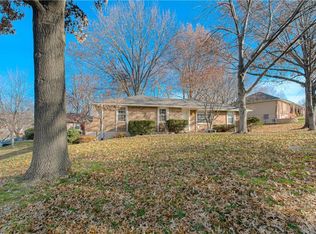 1505 SW Mic O Say Dr, Blue Springs, MO 64015