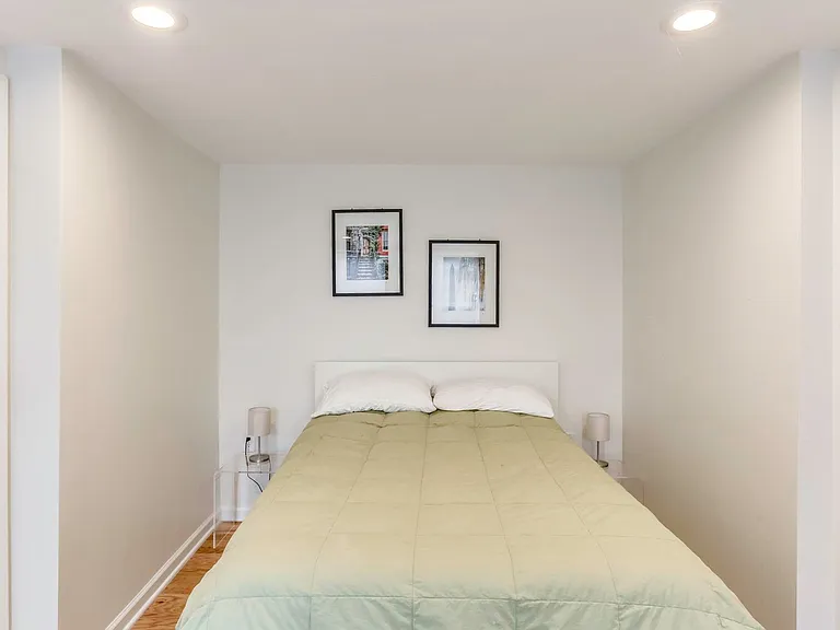 1010 C St SE — Photo 16