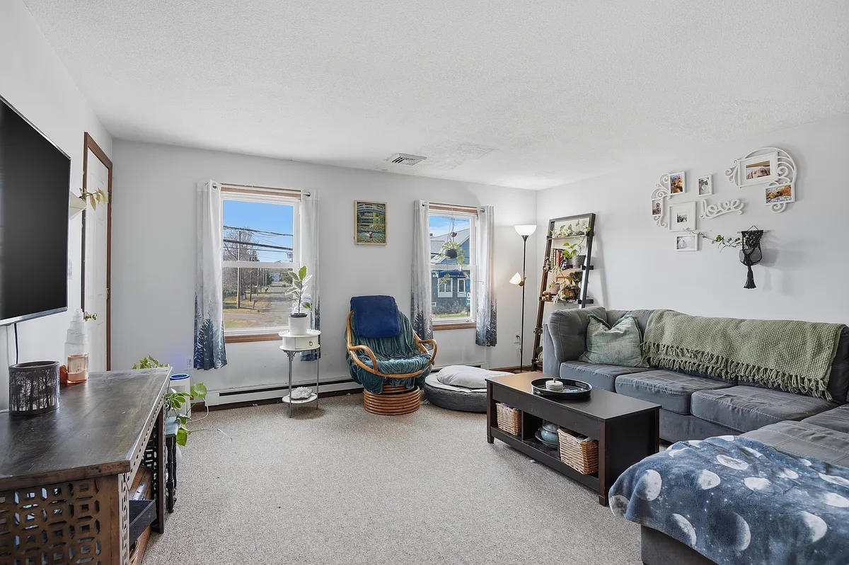 Building Photo - 649-651 Springfield St #2