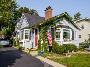 1216 Canfield Rd, Park Ridge, IL 60068