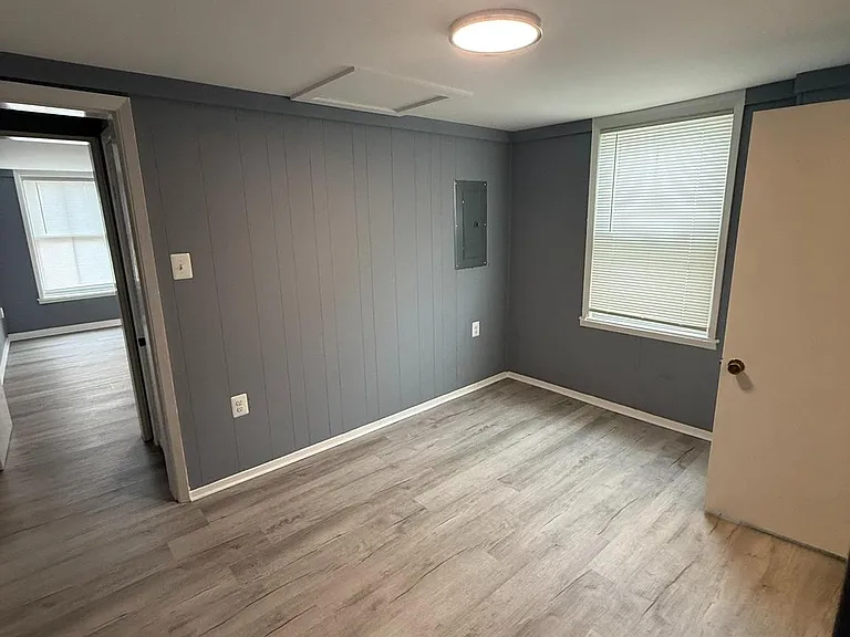 122 W All Saints St — Photo 17