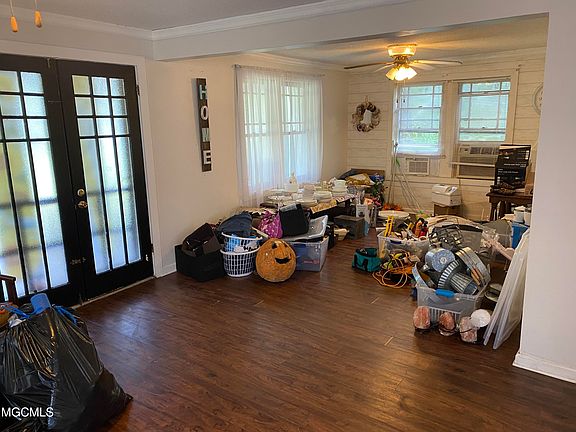 3rd image of 1209 Fournier Ave
