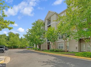 5136 Brittney Elyse Cir APT H, Centreville, VA 20120