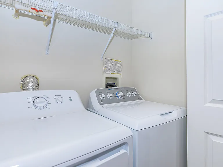Knoll Crest Apartments — Photo 47