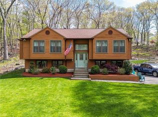 77 Lippitt Ave, Cumberland, RI 02864