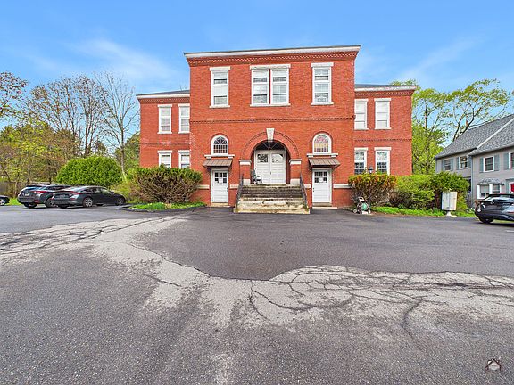 4th image of 85 Middle Street #7