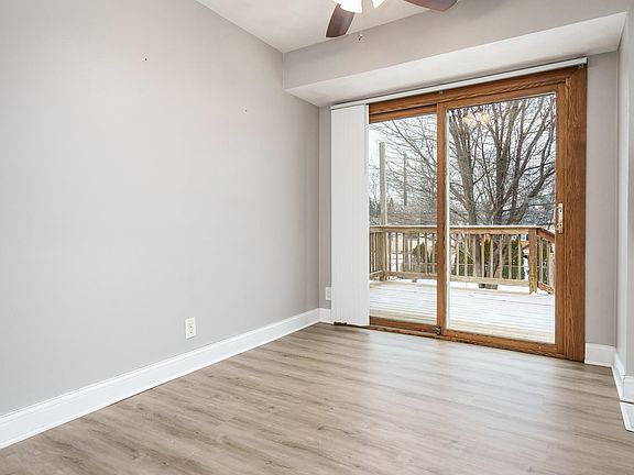 5th image of 3332 Seward Ave