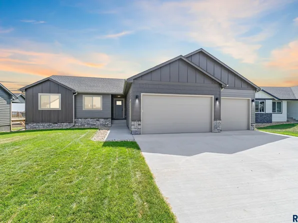 4113 S Catcher Ct, Sioux Falls, SD 57110
