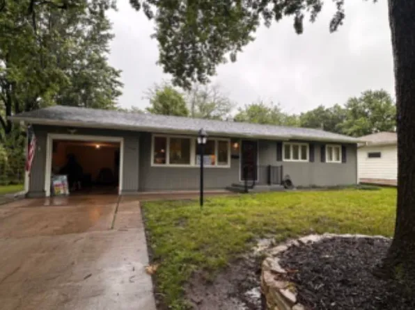 1718 SW Belle Ave, Topeka, KS 66604