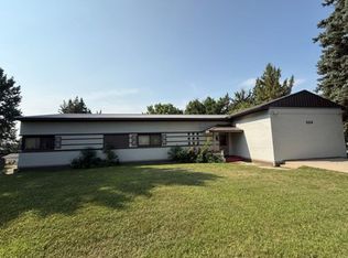 324 4th Ave NW, Watertown, SD 57201