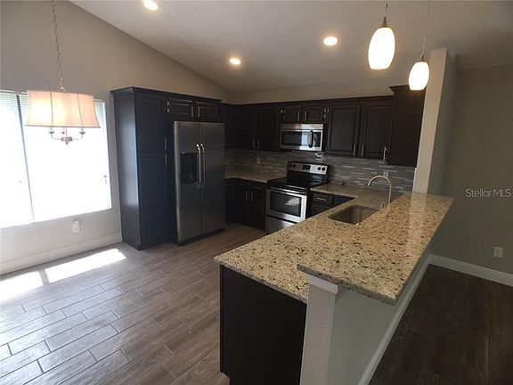 3rd image of 858 Bright Meadow Dr