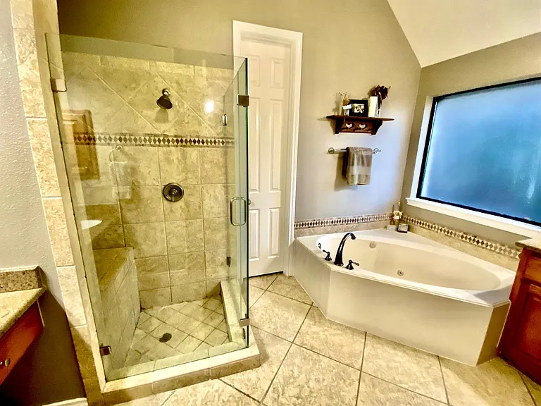 9504 Palmbrook Dr — Photo 11