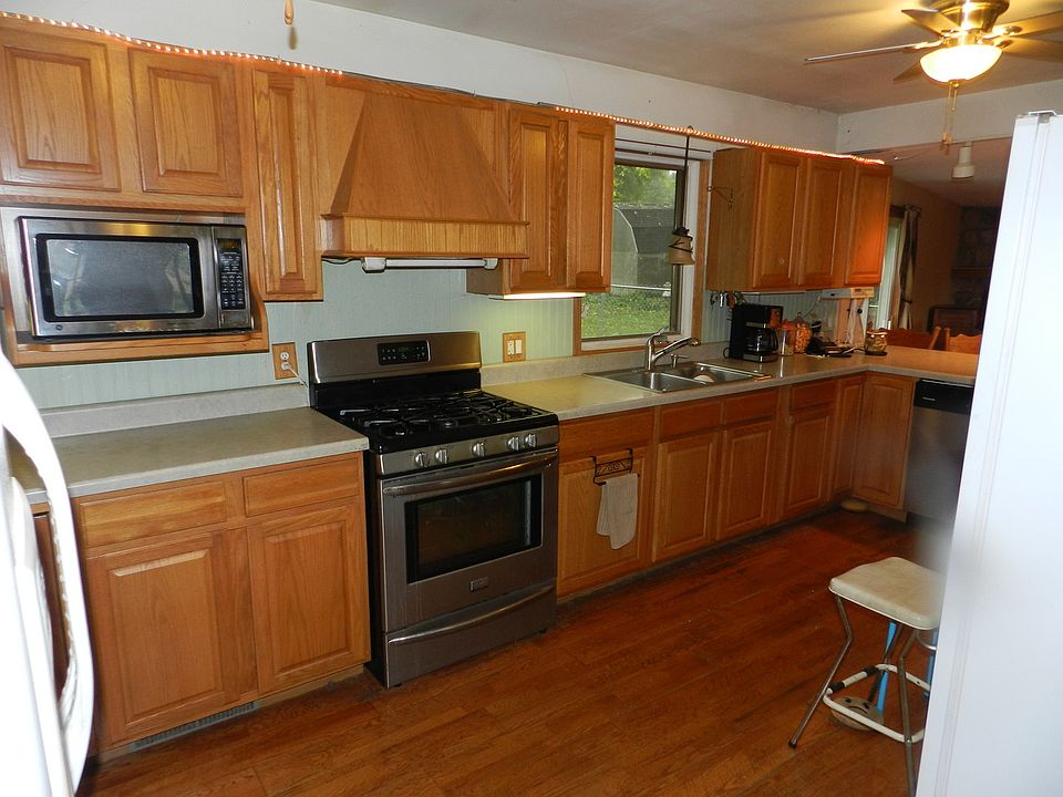 8330 N Kishwaukee Rd, Stillman Valley, IL 61084 Zillow