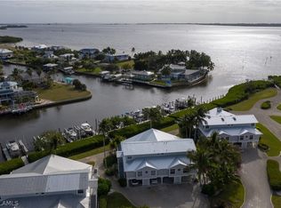 2270 Palm Ave, Saint James City, FL 33956