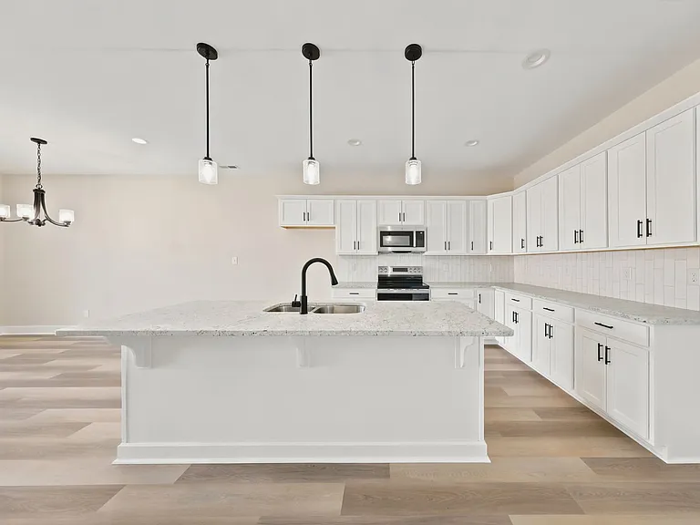 126 Luke Ct — Photo 13