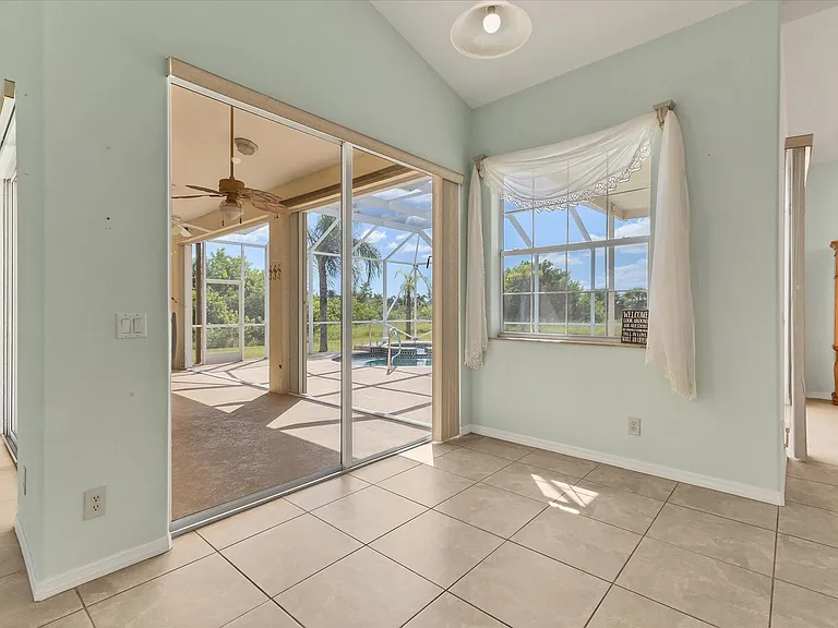 15077 Acorn Cir — Photo 14