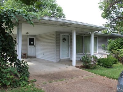 1150 Charbonier Rd, Florissant, MO, 63031