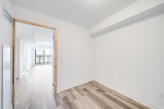 4th image of 1480 Bayly St #901