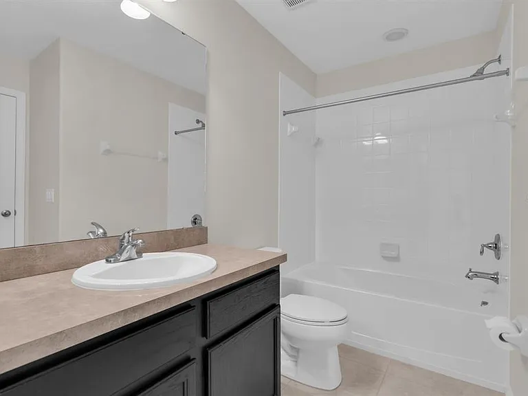1041 Laurel Ridge Ln — Photo 17
