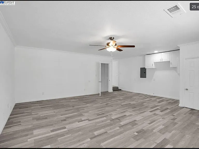 1146 Lewis Ave — Photo 9
