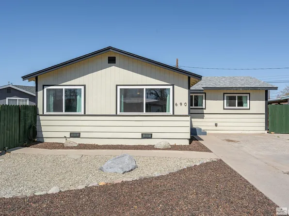 690 S Russell St, Fallon, NV 89406