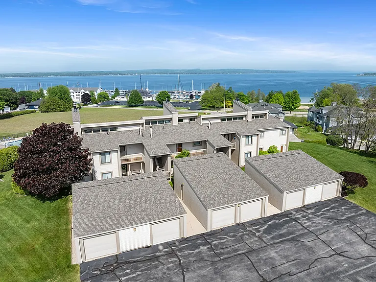 1034 Marina Bluff Dr — Photo 15