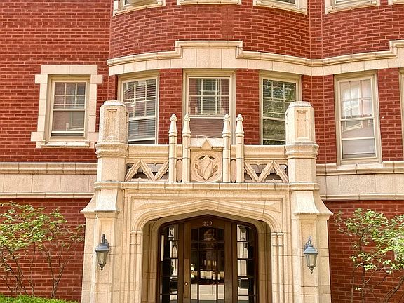 3rd image of 220 N Oak Park Ave APT 2T