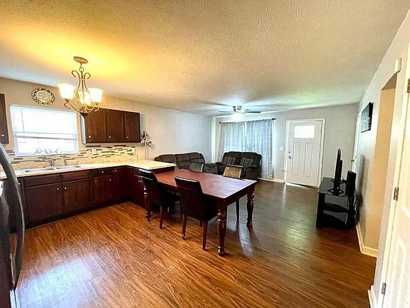 4th image of 304 Fairview Ave