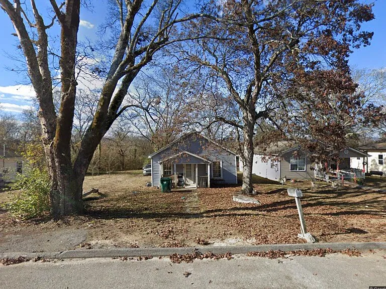 2119 Davenport St — Photo 1