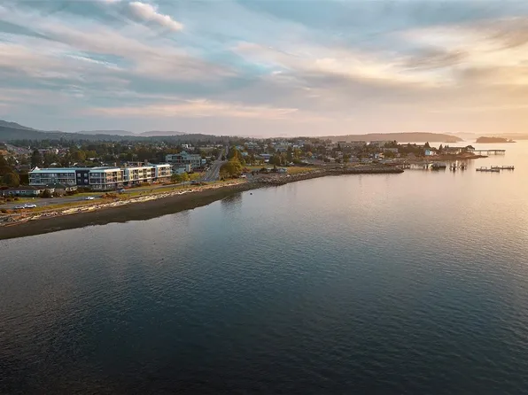 9522 Lochside Dr #306, Sidney, BC V8L 1N8