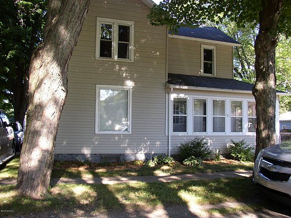 3rd image of 134 Palmer Ave